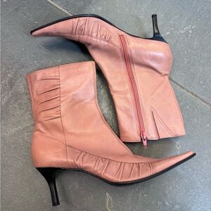 Diba rare pink vintage kitten heel boots
